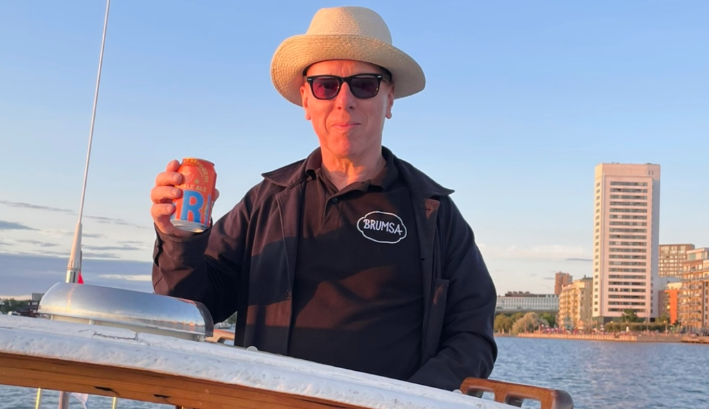 På tur med Leif och Jocke. Ulvsundasjön med Hornsbergs strand i bakgrunden